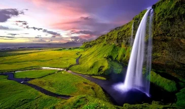 Panorama sur une cascade en Islande