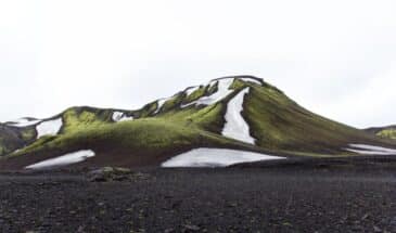 Montagne enneigée en Islande