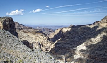 Expédition Oman : Jebel Shams, grand canyon d'Oman imposant avec son écosystème.