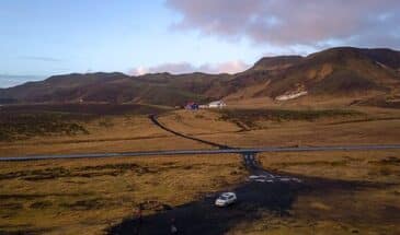 L'Islande en bus et en voiture à travers les routes typiques