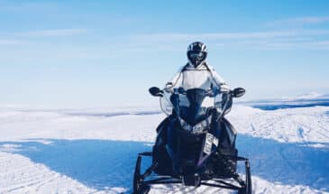 Suède en Laponie :Activité moto-neige