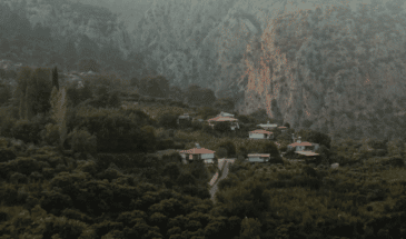 partez découvrir le paysage montagneux en Turquie