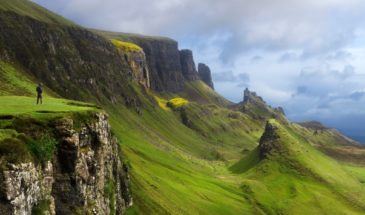 Montagnes vertes à l'île de Skye