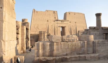 Randonnée et visite du temple Louxor situé dans la ville de Louxor dans le Sud de l'Egypte