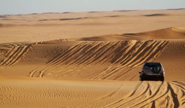 4x4 en plein raid dans le désert mauritanien.