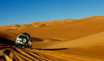Découvrir l'Algérie: randonnée en liberté sur les sables désert Sahara en 4x4