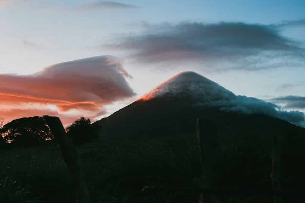 vivez une expérience unique avec trek Nicaragua à travers un magnifique paysage exotique